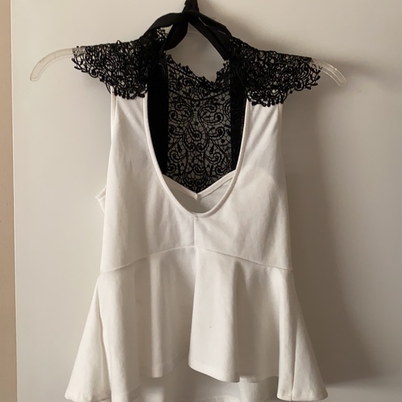 Halter top - Picture 3 of 3